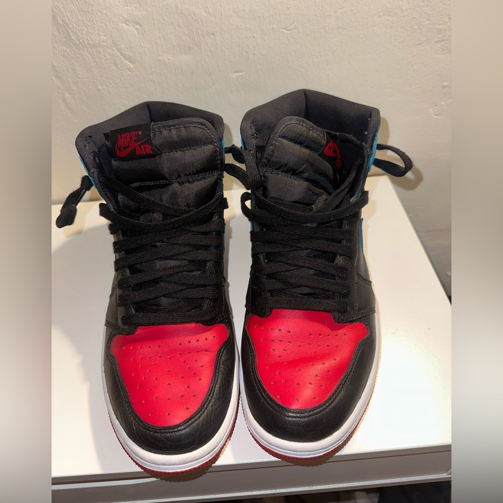 2020 Wmns Air Jordan 1 High OG NC to Chi - Picture 3 of 5